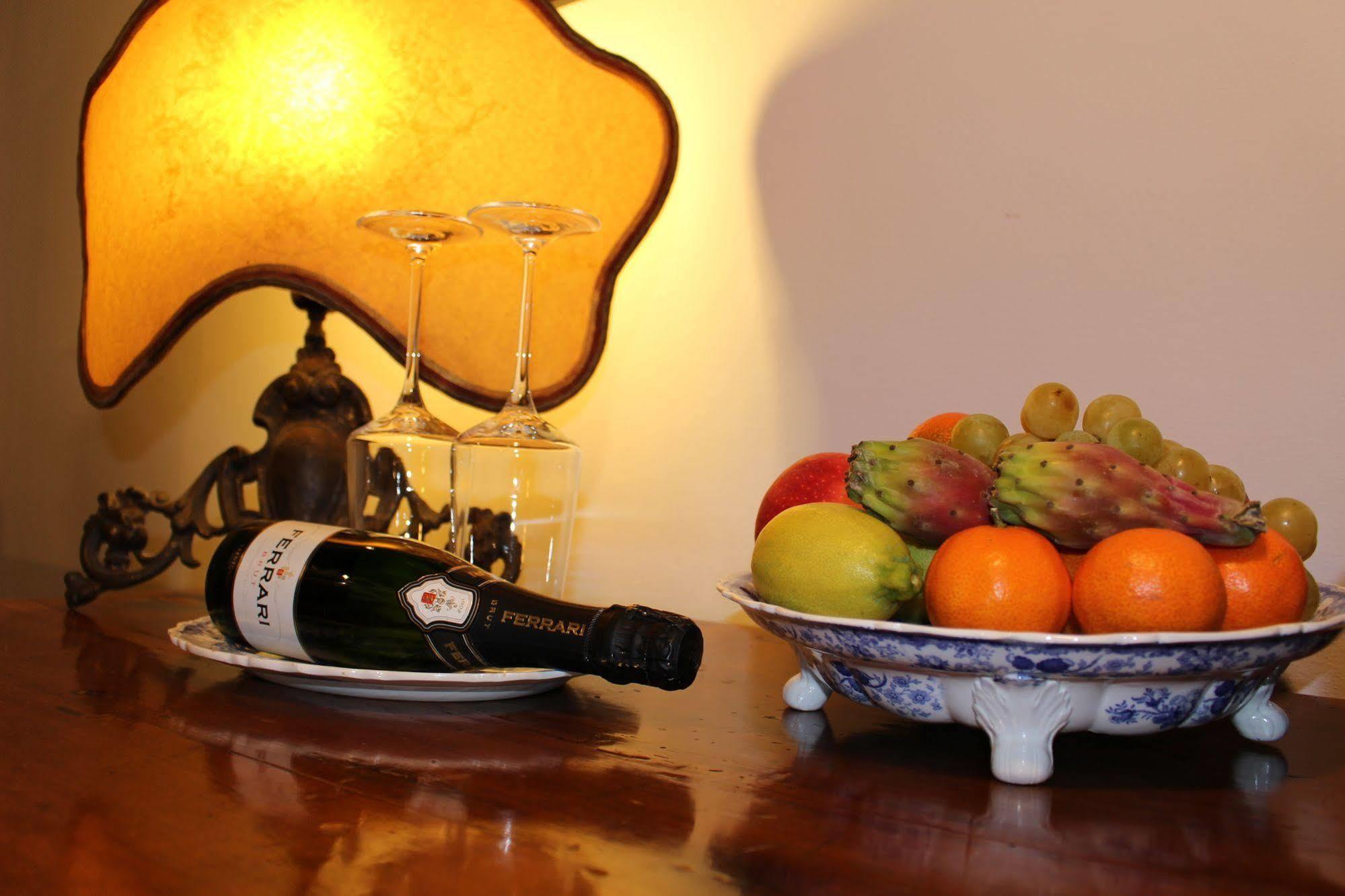 B & B Righi In Santa Croce Florenz Exterior foto